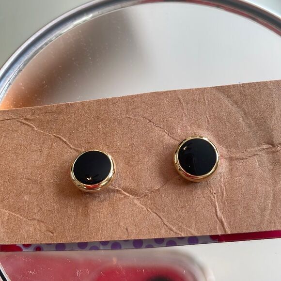 Two gold tone & black round tuxedo shirt studs - Picture 1 of 4